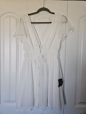Lulu's White Swiss Dot V-Neck Tie-Waist Mini Dress Size medium